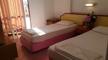 אלאניה Midi Hotel מראה חיצוני תמונה