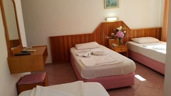 אלאניה Midi Hotel מראה חיצוני תמונה