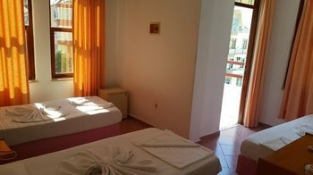 אלאניה Midi Hotel מראה חיצוני תמונה