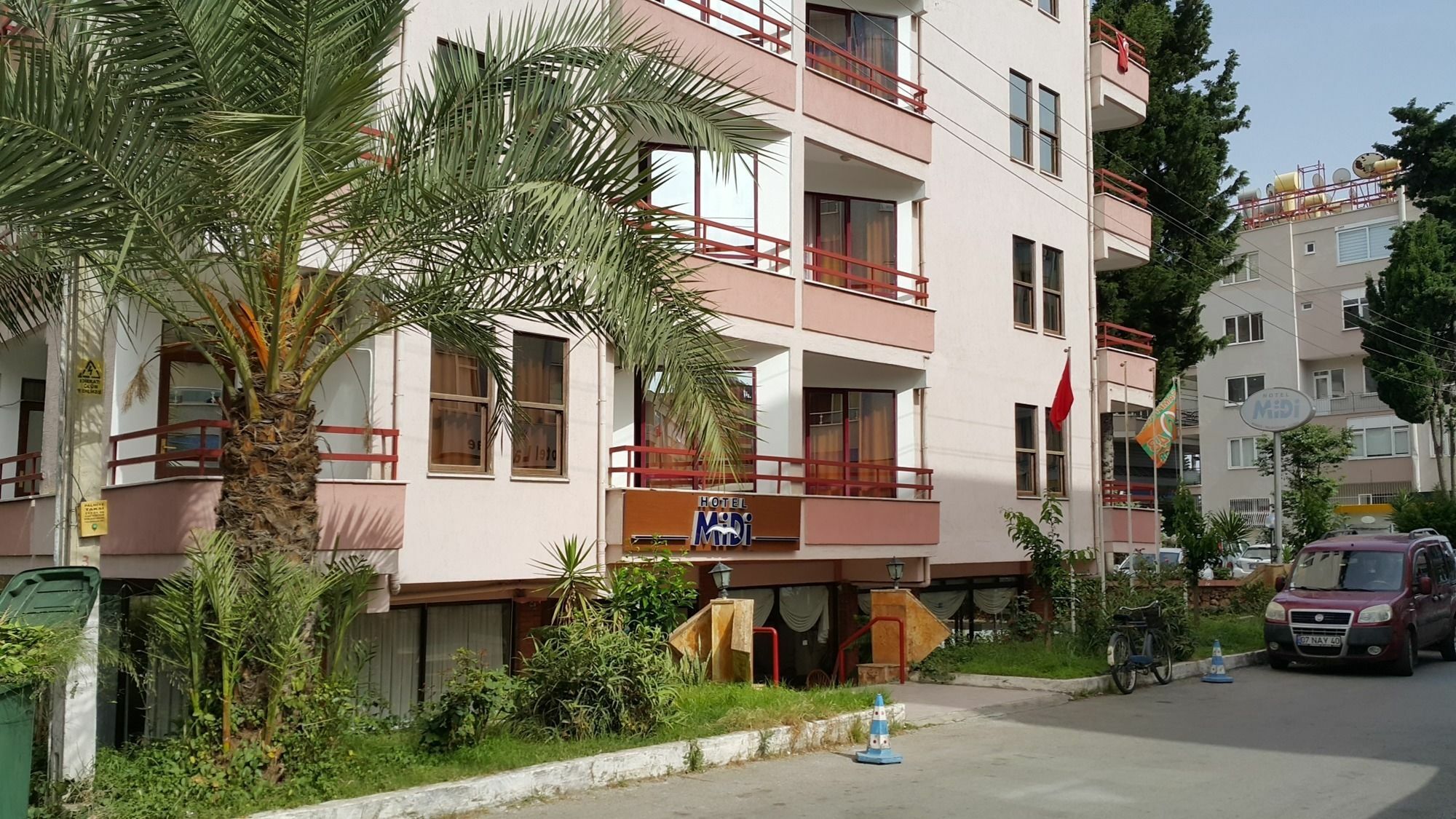 אלאניה Midi Hotel מראה חיצוני תמונה