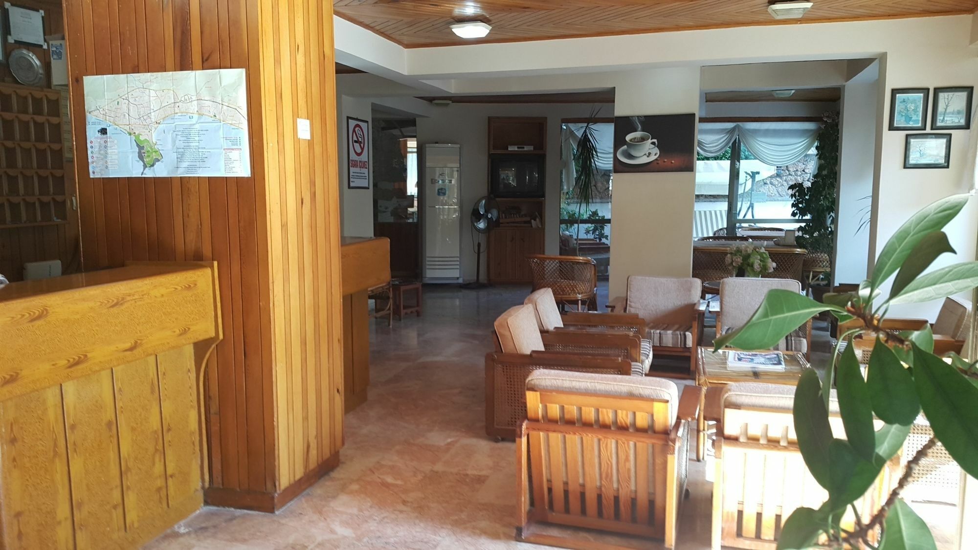 אלאניה Midi Hotel מראה חיצוני תמונה
